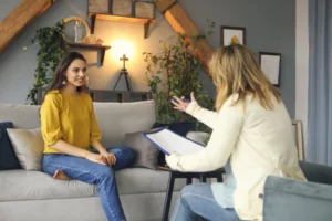 ABW Ostler – Gespräch zwischen zwei Frauen
